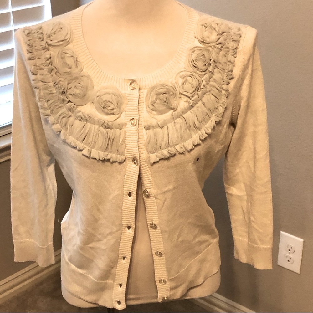 NWT NY&C size small cream rosette 3/4 cardigan